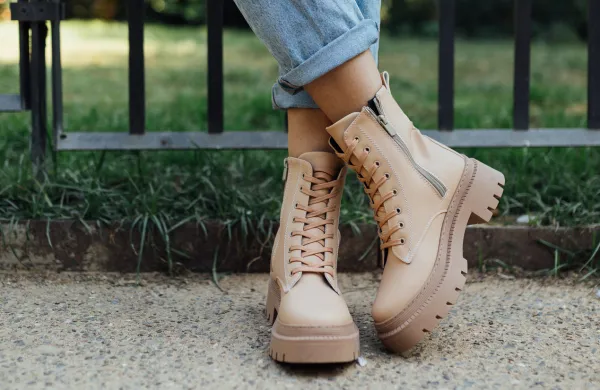 Botas Nude